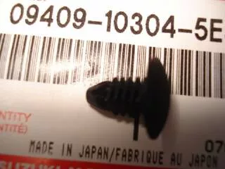 suzuki patent bolha fekete d:5mm fej...